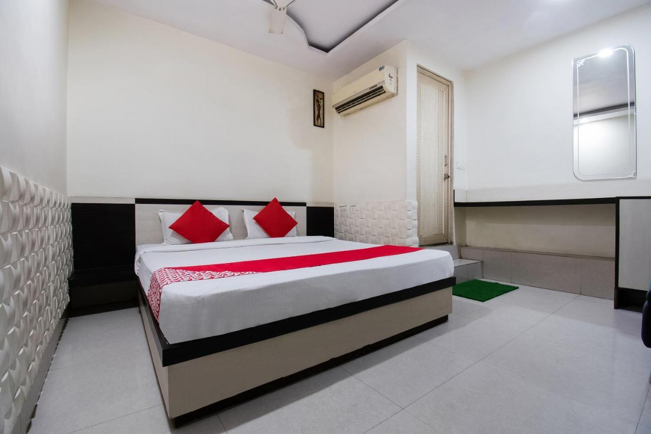 מוזאפרפור Oyo 44287 Hotel Aarav Plaza מראה חיצוני תמונה