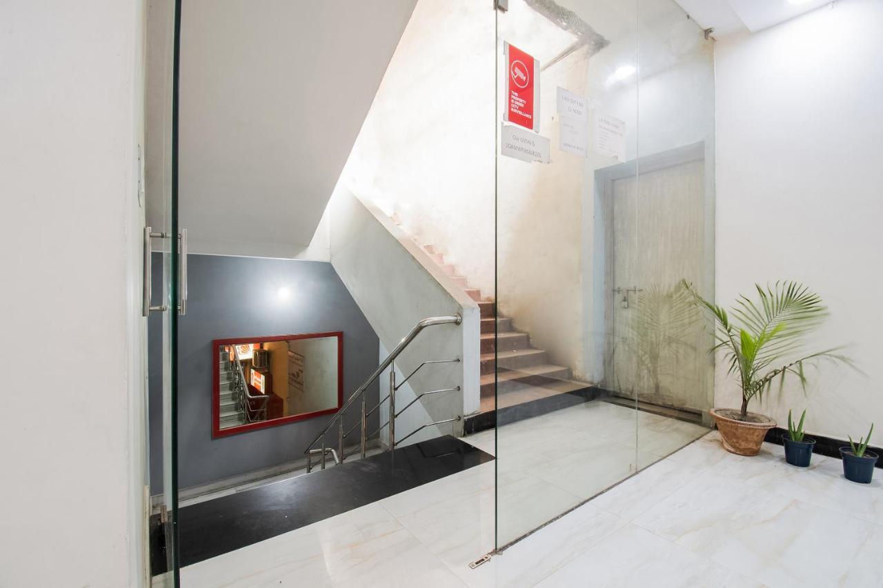 מוזאפרפור Oyo 44287 Hotel Aarav Plaza מראה חיצוני תמונה